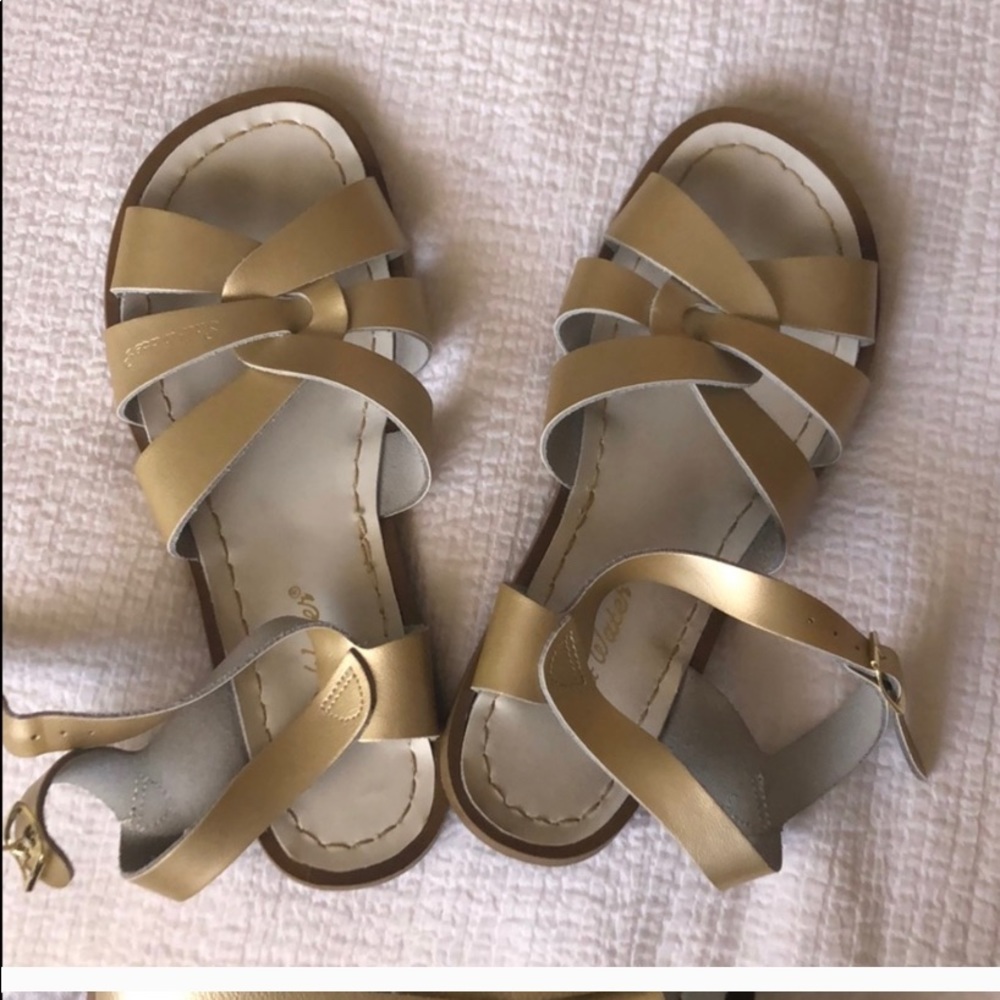 Saltwater Sandals- gold size 6